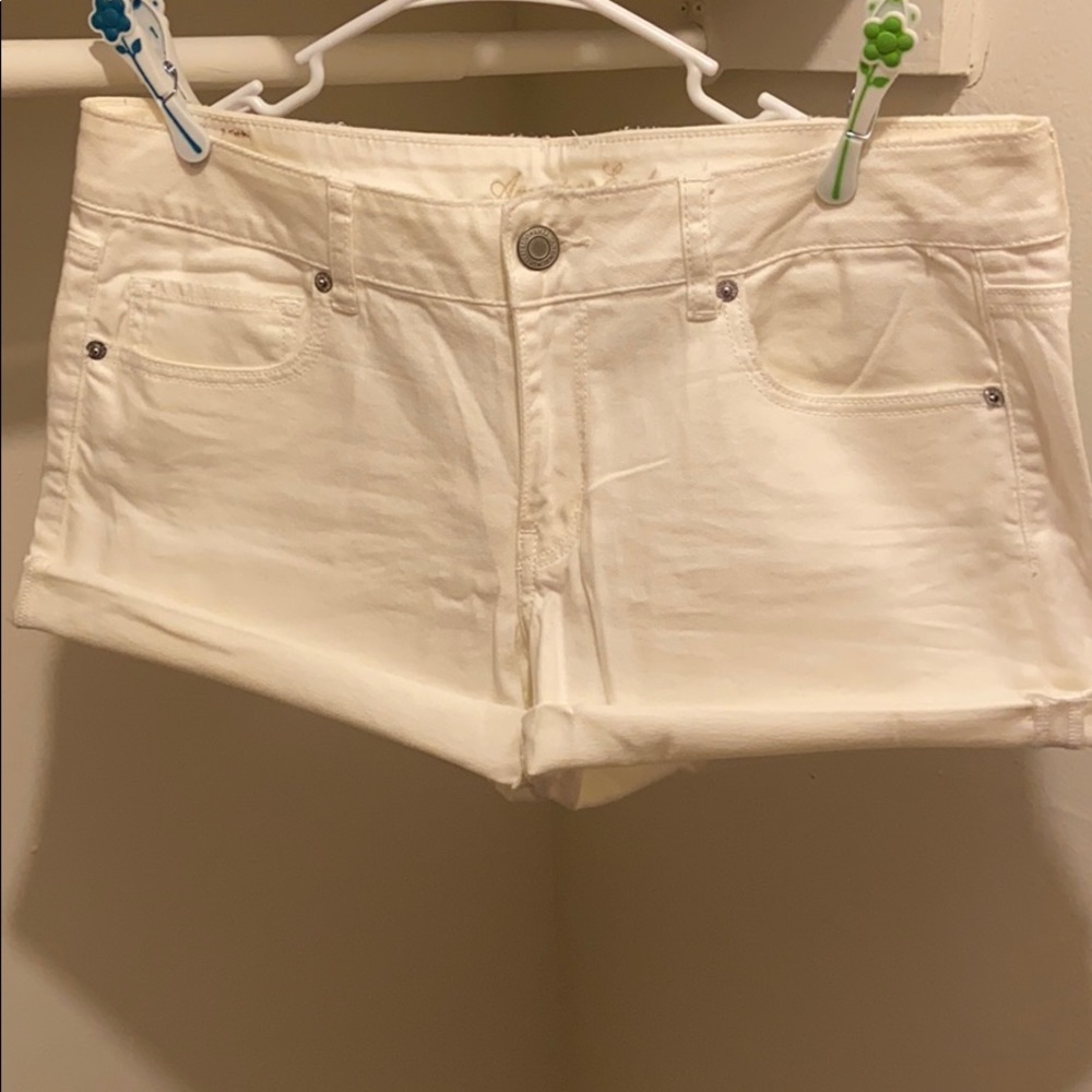 NWOT White American Eagle shorts size 14